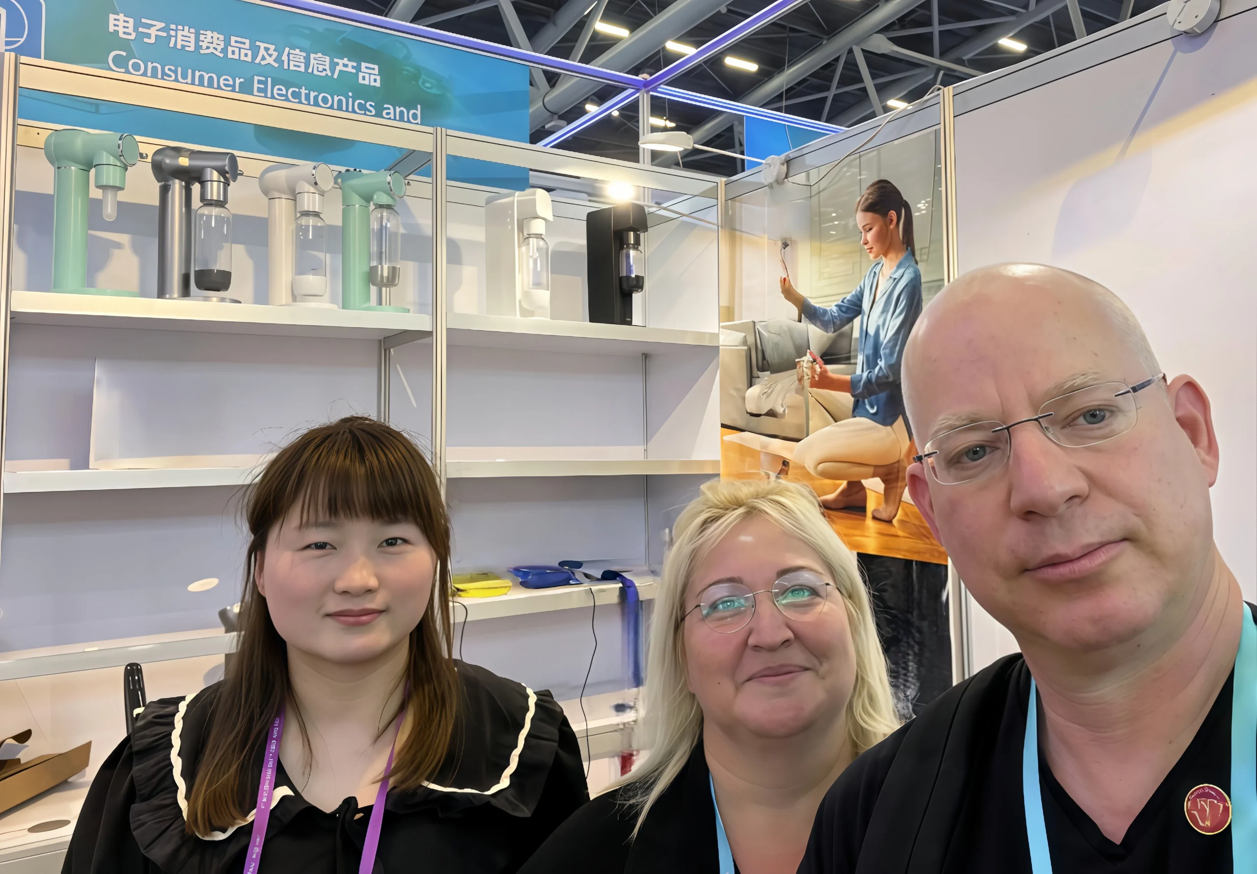 Canton Fair global buyers testing sparkling water machine