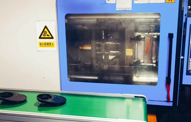 Plastic injection molding coordination