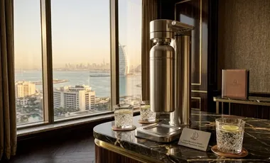 Stainless steel carbonated water maker for upper-market retail programs