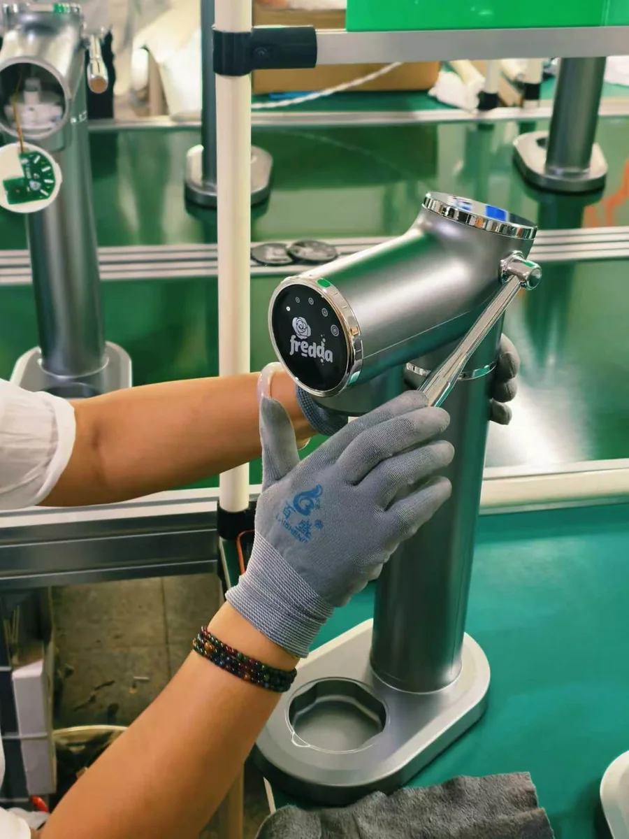Indicator inspection on a G720 soda maker for the Brazilian distributor