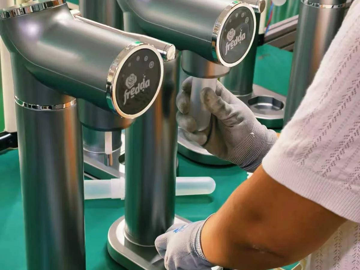 Protective cover installation on a G720 soda maker for the Brazil order